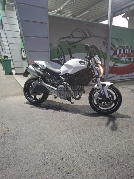 Ducati monster 696 5700km