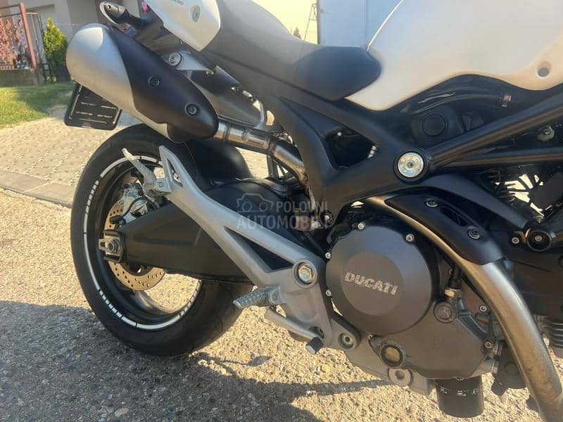 Ducati monster 696 5700km