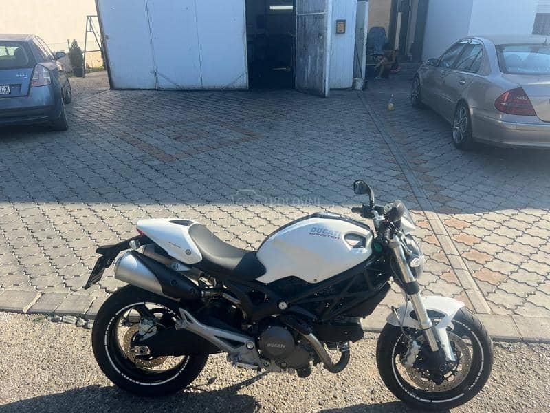 Ducati monster 696 5700km