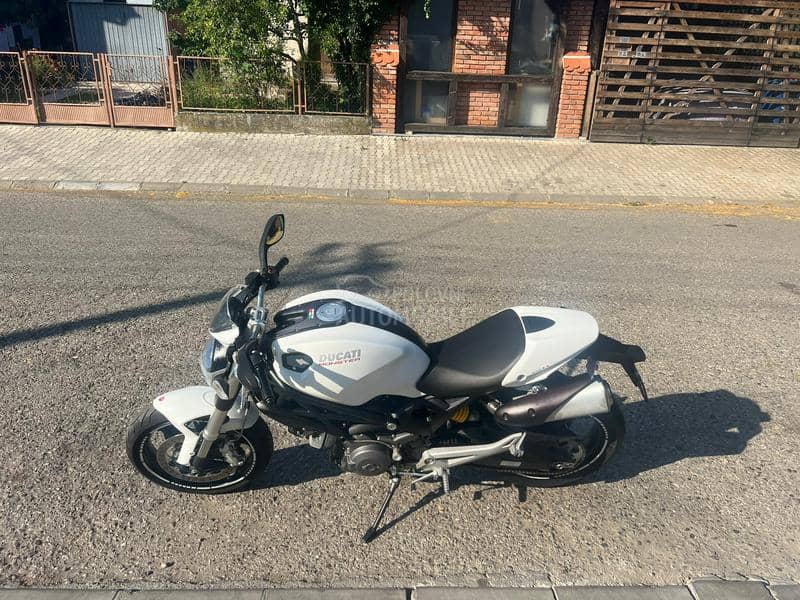 Ducati monster 696 5700km
