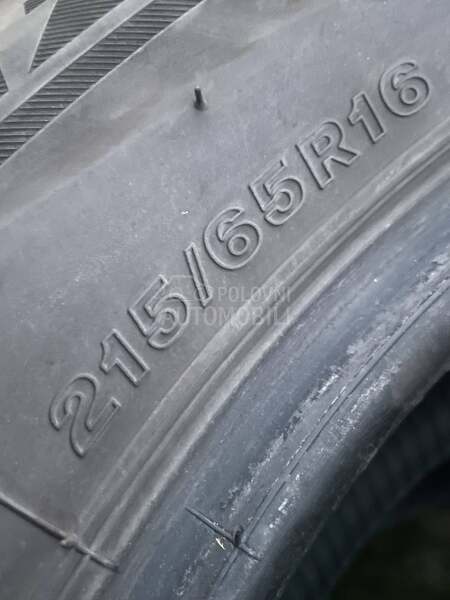 Bridgestone 215/65 R16 Zimska