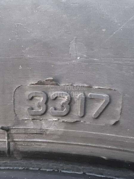 Bridgestone 215/65 R16 Zimska