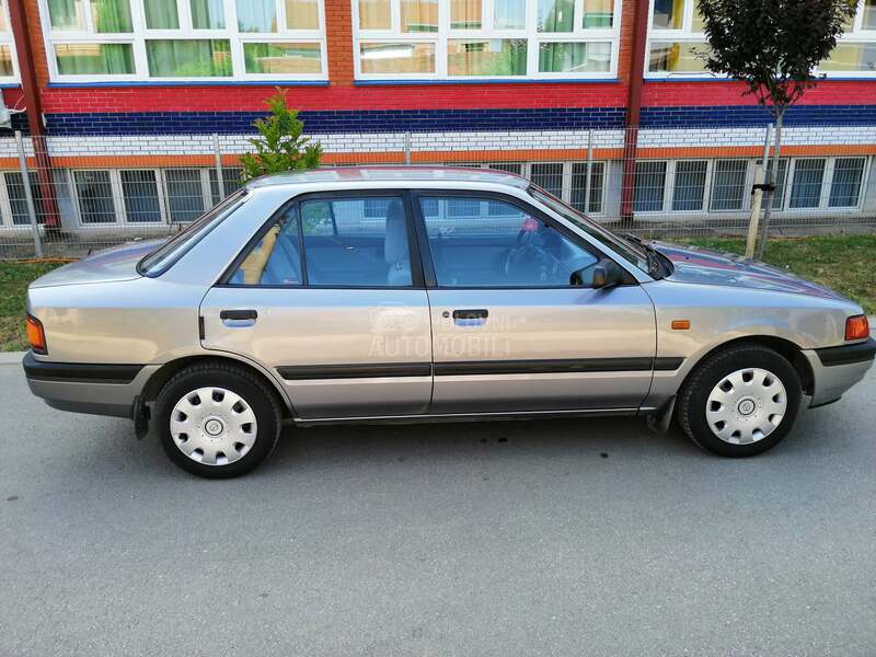 Mazda 323 Sedan