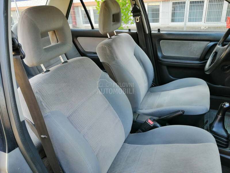 Mazda 323 Sedan