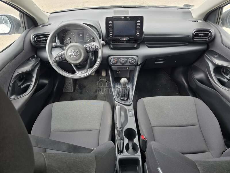 Toyota Yaris 1.0b/Luna/2022
