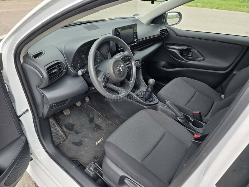 Toyota Yaris 1.0b/Luna/2022