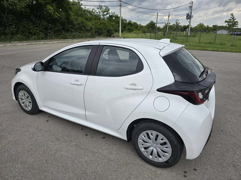 Toyota Yaris 1.0b/Luna/2022