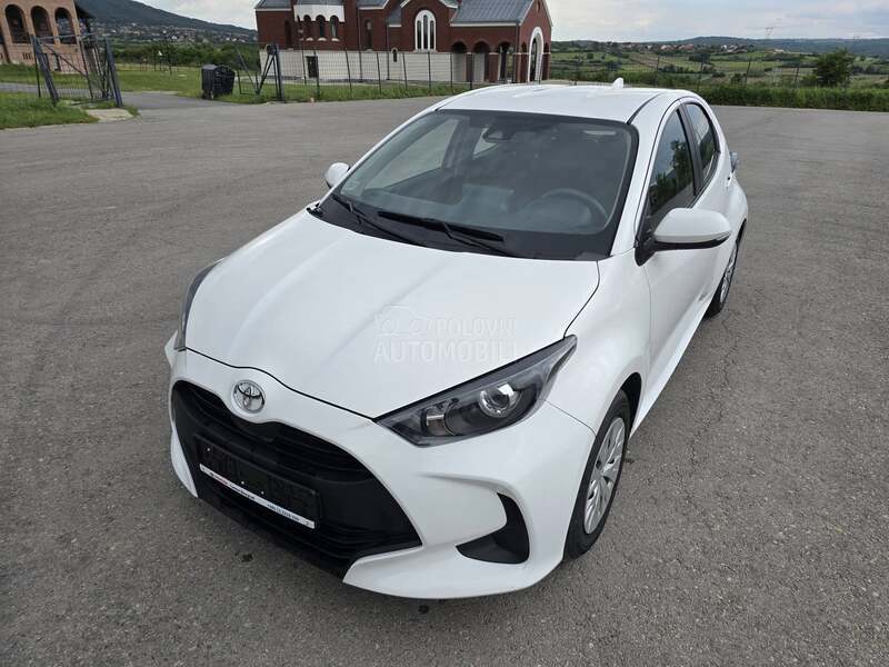 Toyota Yaris 1.0b/Luna/2022