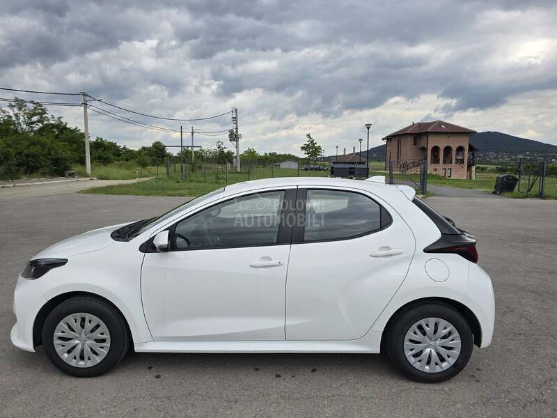 Toyota Yaris 1.0b/Luna/2022