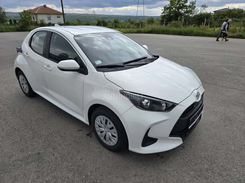 Toyota Yaris 1.0b/Luna/2022