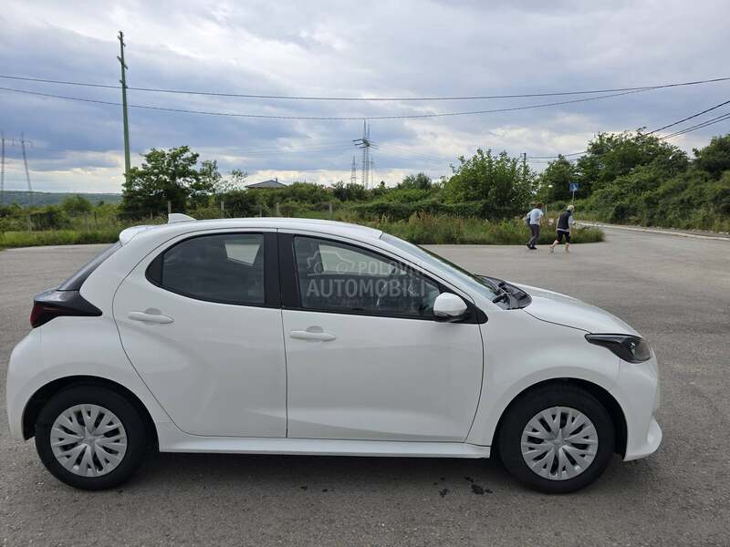 Toyota Yaris 1.0b/Luna/2022
