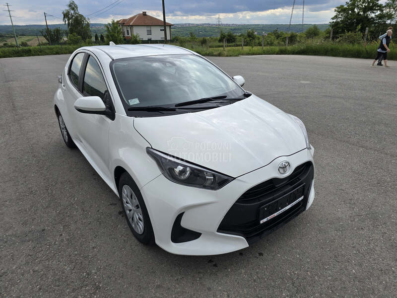Toyota Yaris 1.0b/Luna/2022