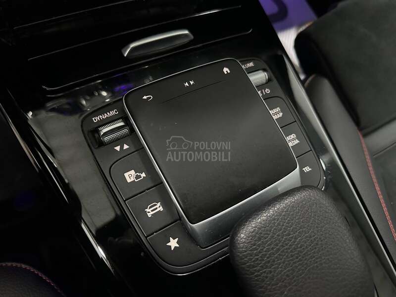 Mercedes Benz CLA 200 AMG LINE PAN AMB