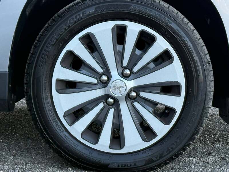 Peugeot 2008 1.6 HDI ALLURE
