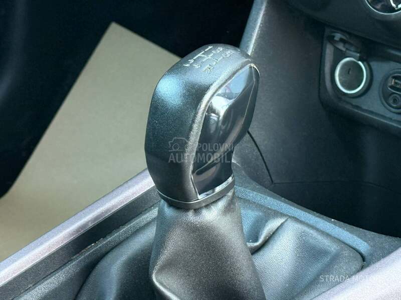 Peugeot 2008 1.6 HDI ALLURE