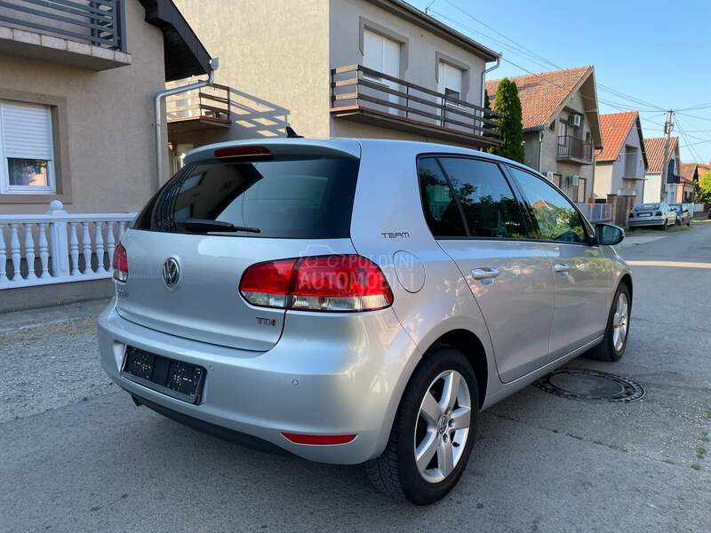 Volkswagen Golf 6 1.6 TDI TEAM
