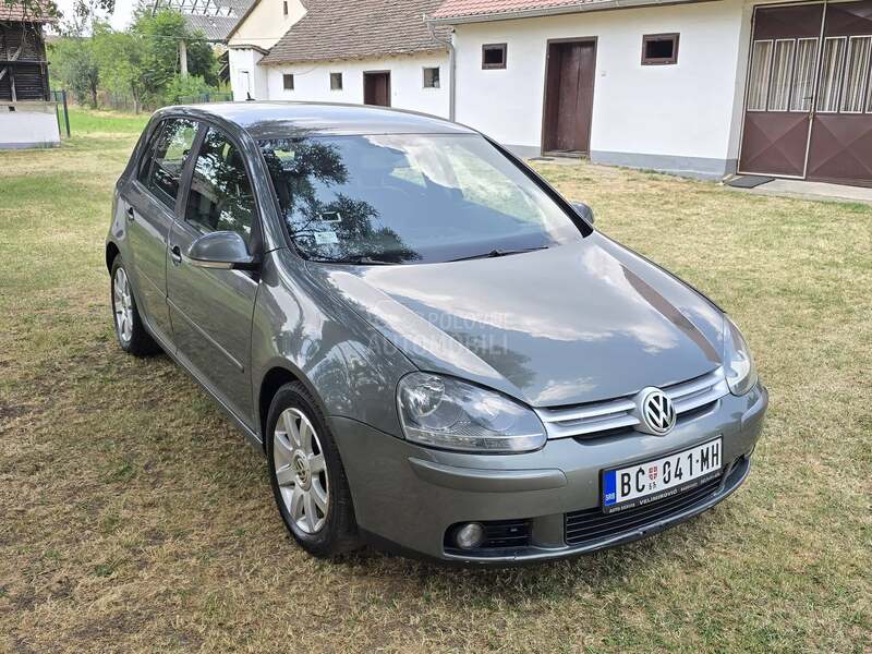 Volkswagen Golf 5 2.0tdi//k o ž a