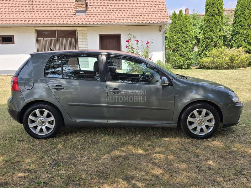 Volkswagen Golf 5 2.0tdi//k o ž a