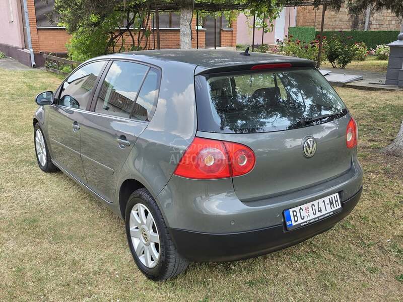 Volkswagen Golf 5 2.0tdi//k o ž a