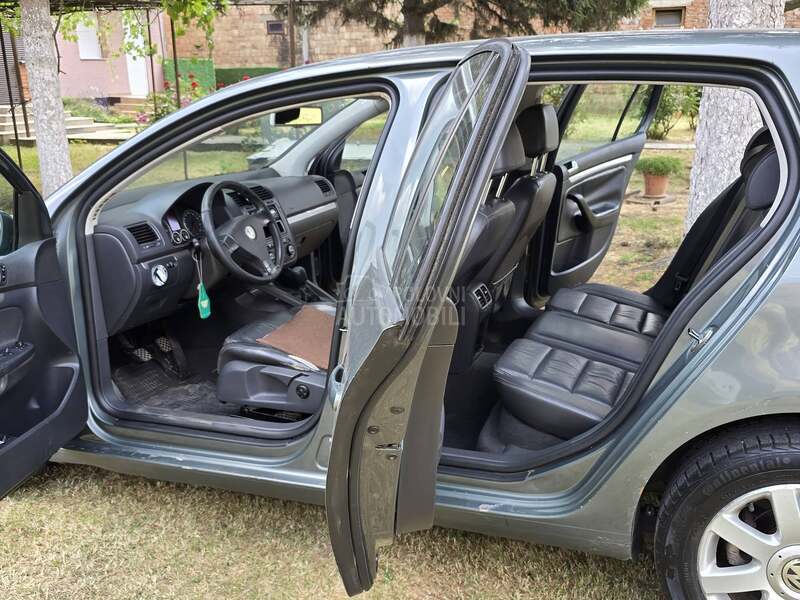 Volkswagen Golf 5 2.0tdi//k o ž a