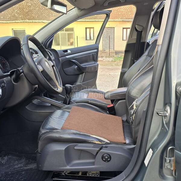 Volkswagen Golf 5 2.0tdi//k o ž a