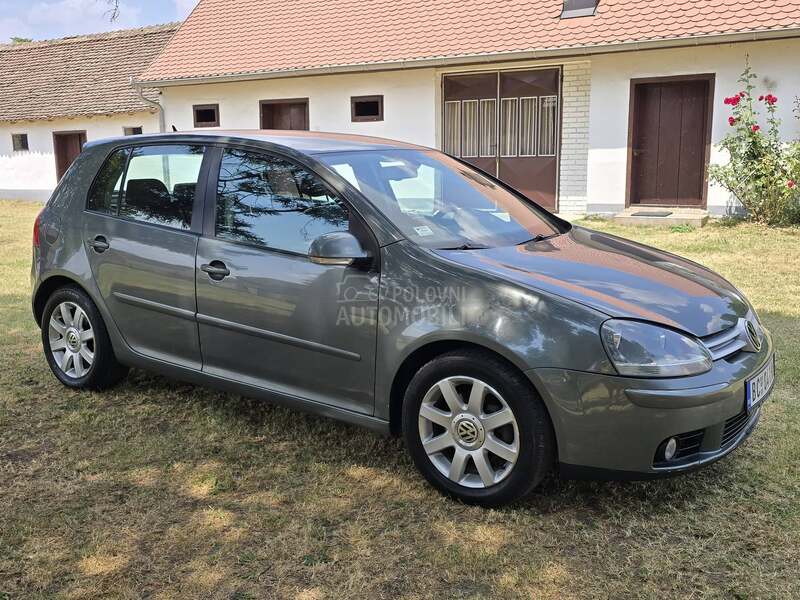 Volkswagen Golf 5 2.0tdi//k o ž a