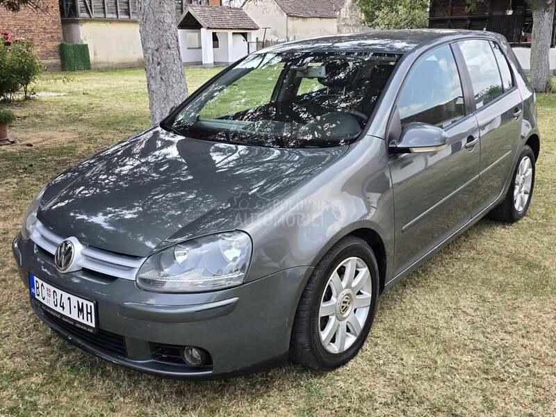 Volkswagen Golf 5 2.0tdi//k o ž a