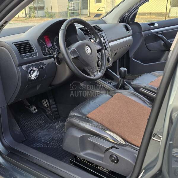 Volkswagen Golf 5 2.0tdi//k o ž a
