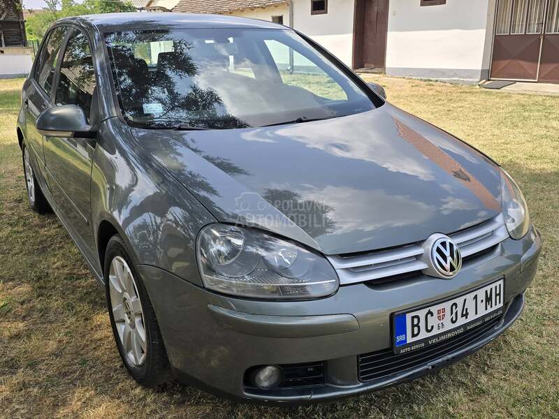 Volkswagen Golf 5 2.0tdi//k o ž a