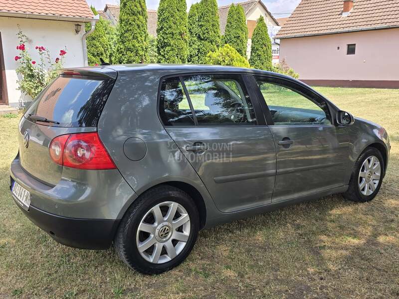 Volkswagen Golf 5 2.0tdi//k o ž a