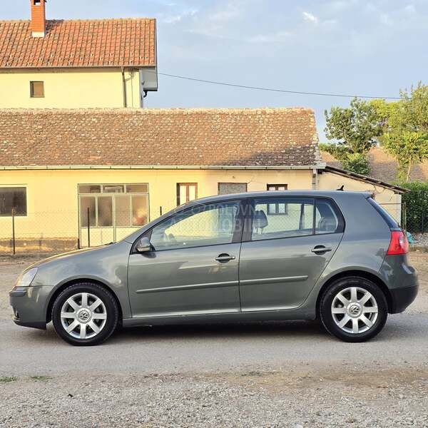 Volkswagen Golf 5 2.0tdi//k o ž a
