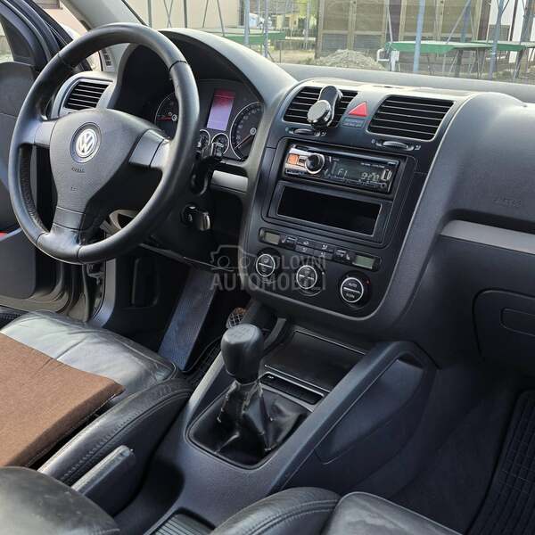 Volkswagen Golf 5 2.0tdi//k o ž a
