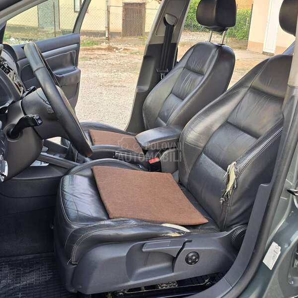 Volkswagen Golf 5 2.0tdi//k o ž a