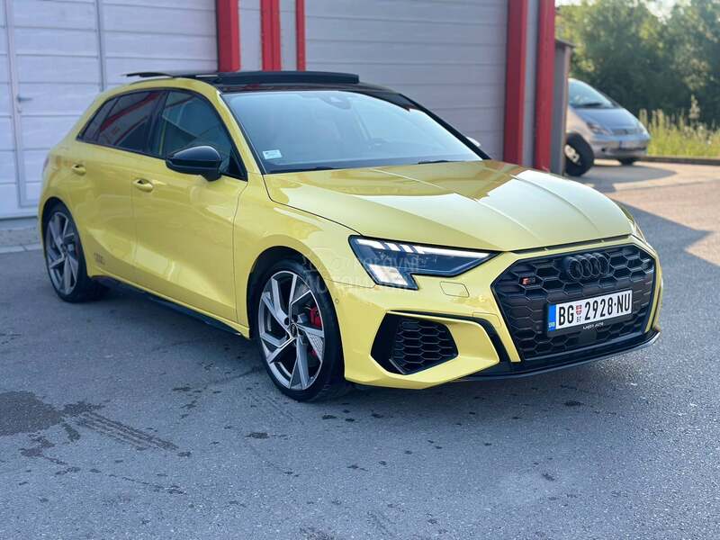 Audi S3 quattro /pano