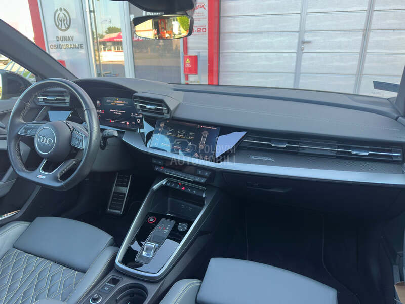 Audi S3 quattro /pano
