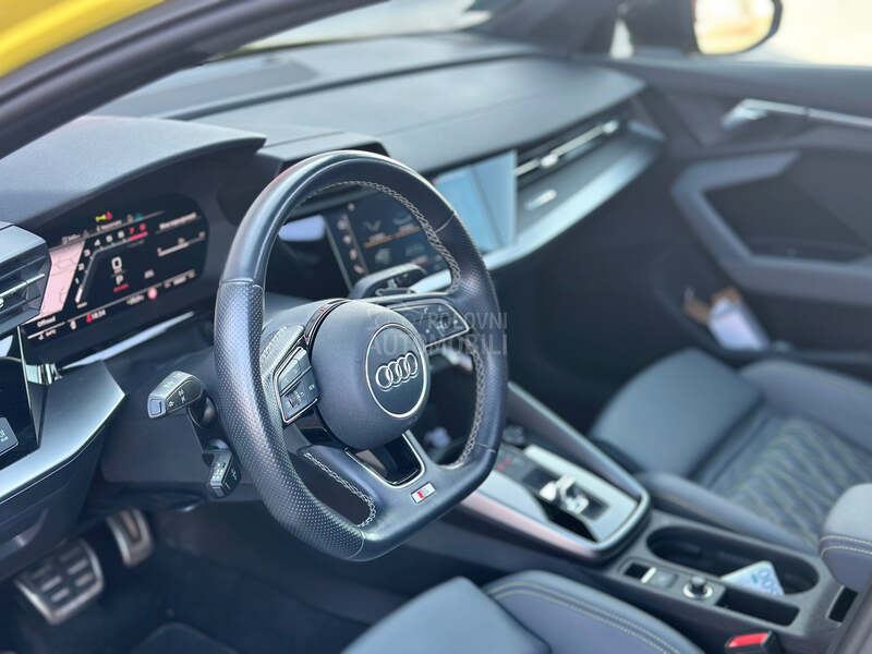 Audi S3 quattro /pano