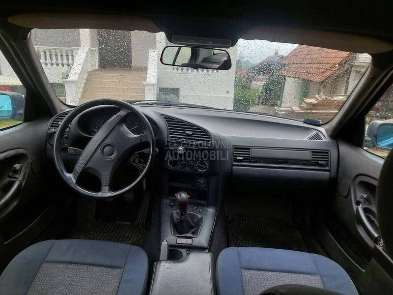 BMW 325 