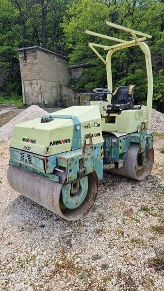 Ammann AV 33