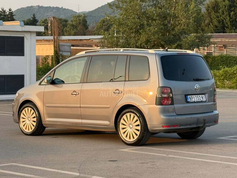 Volkswagen Touran 2.0/DSG/7sed