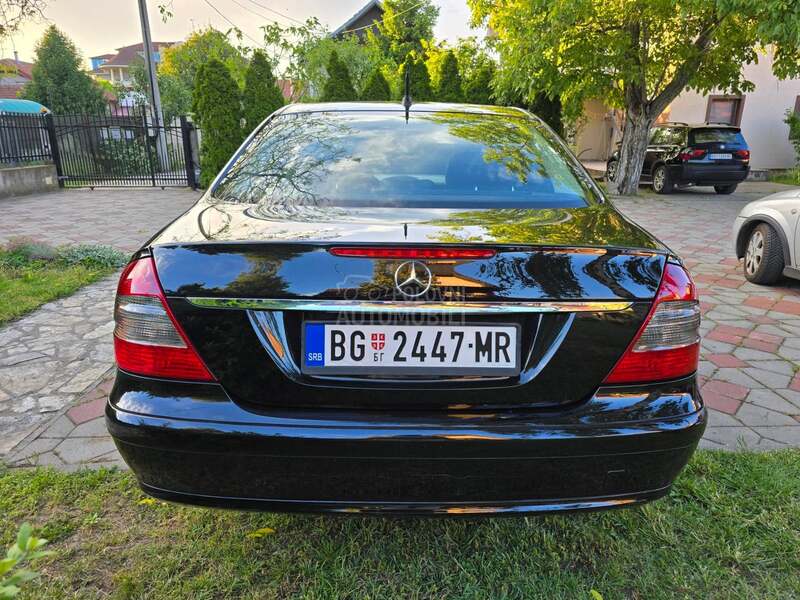 Mercedes Benz E 200 W211