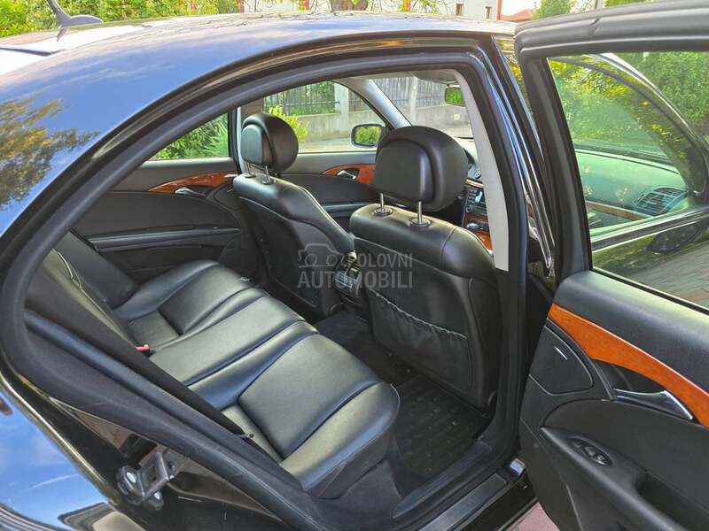 Mercedes Benz E 200 W211