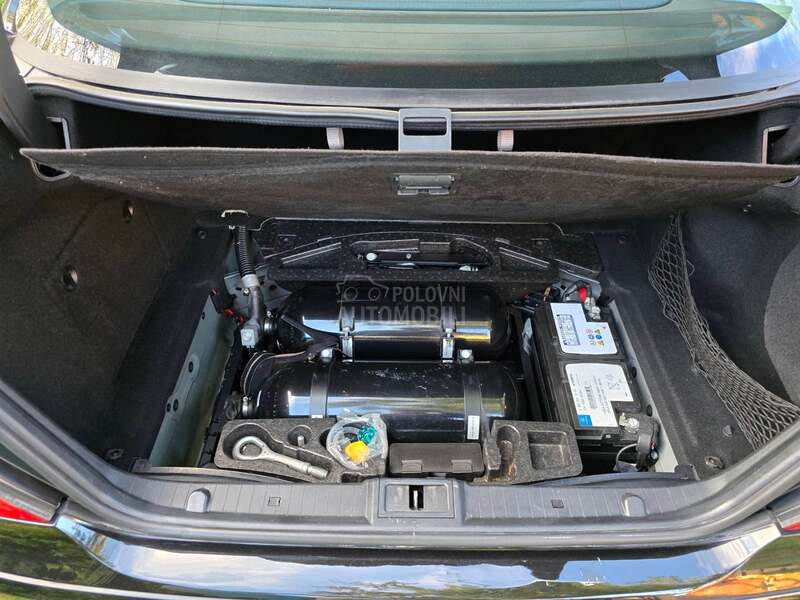 Mercedes Benz E 200 W211
