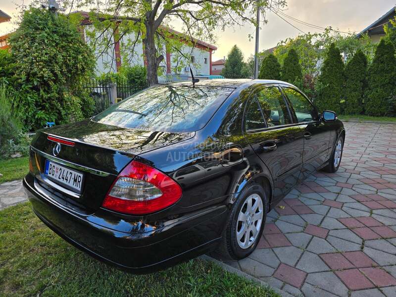 Mercedes Benz E 200 W211