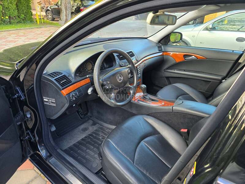Mercedes Benz E 200 W211