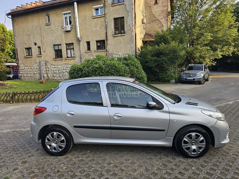 Peugeot 206 plus 