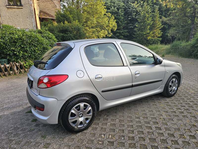 Peugeot 206 plus 