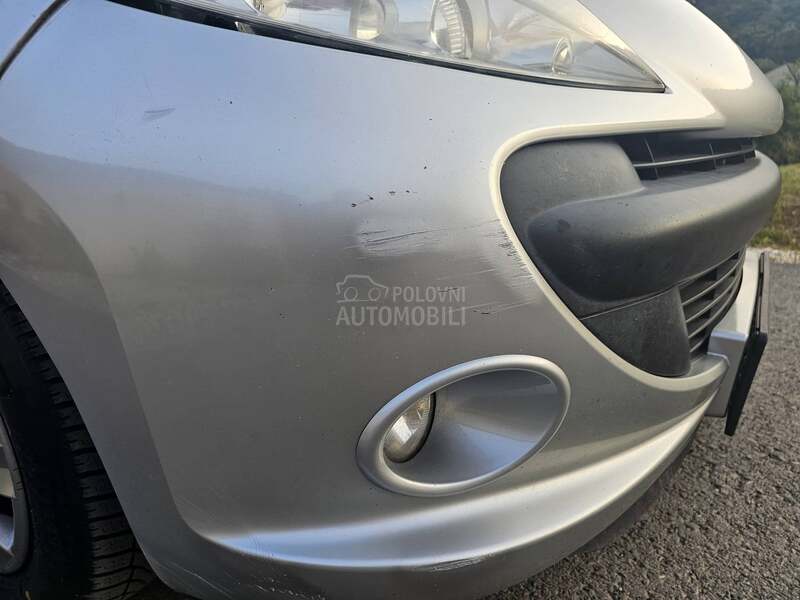 Peugeot 206 plus 
