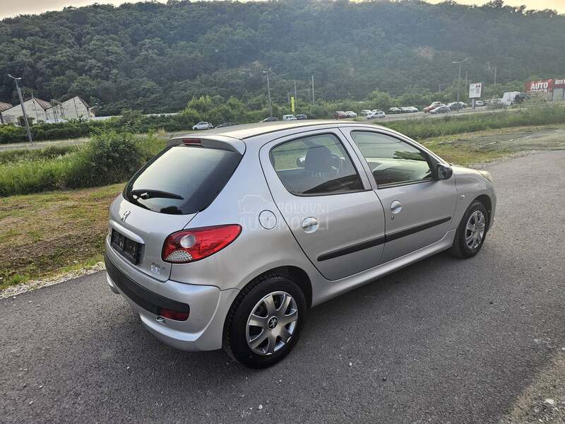 Peugeot 206 plus 
