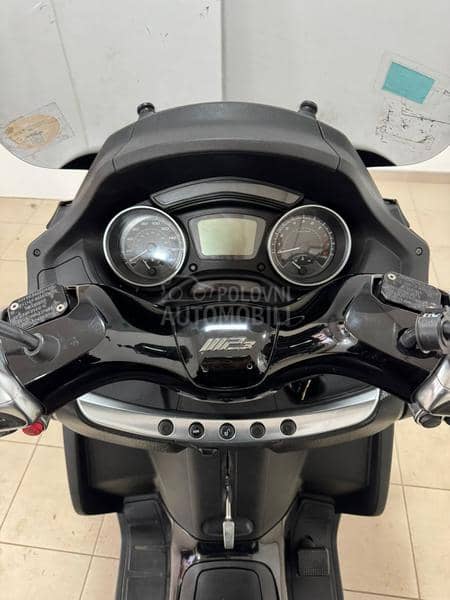 Piaggio mp3 sport B kategorija