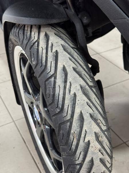 Piaggio mp3 sport B kategorija